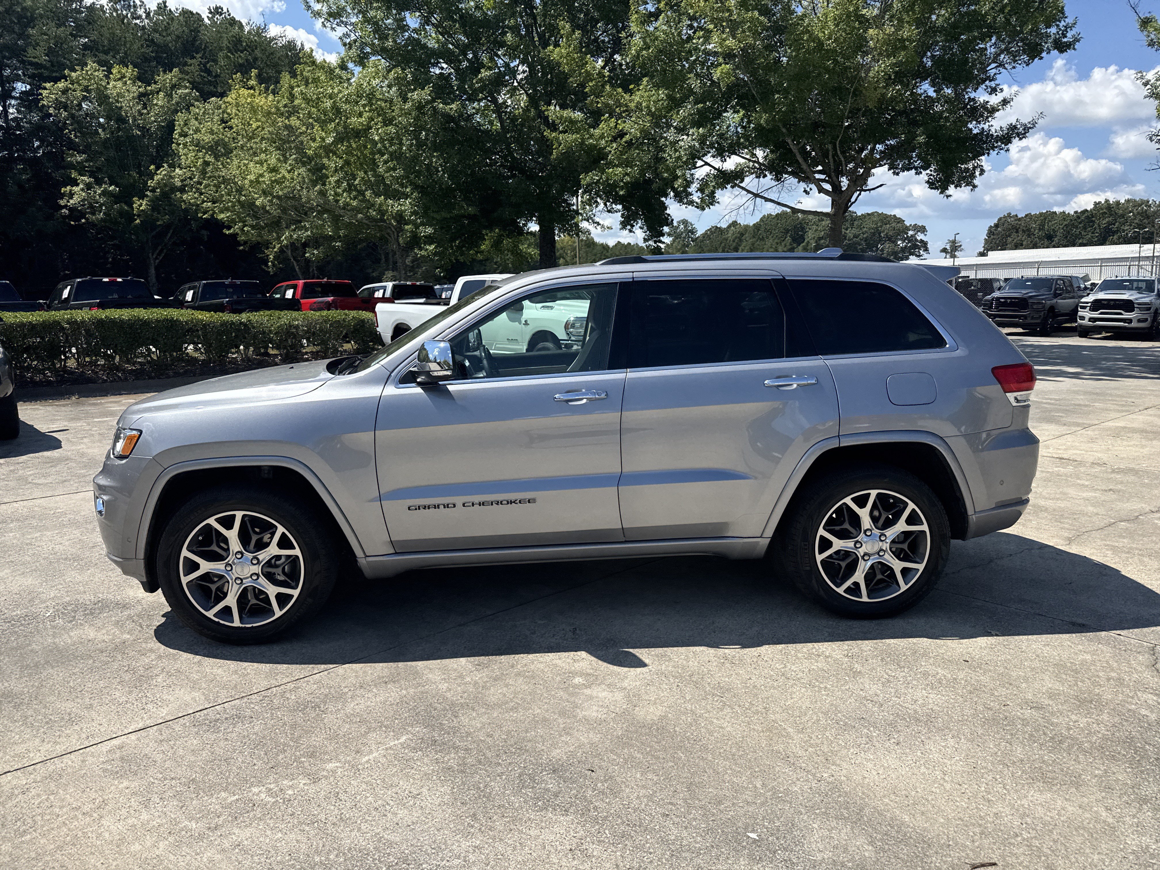 Used 2021 Jeep Grand Cherokee Overland w/ Trailer Tow Group IV RWD image 4