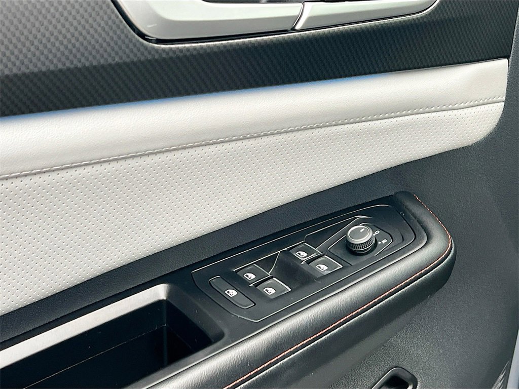 Used 2024 Volkswagen Atlas Peak Edition SE image 17