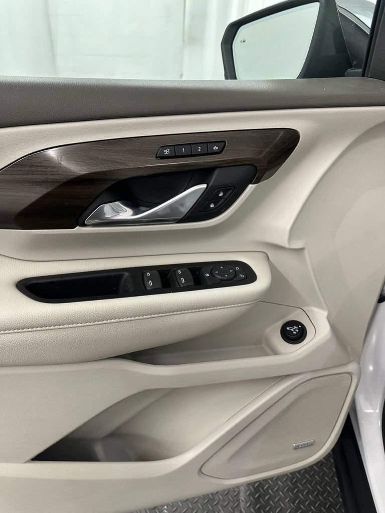 Used 2018 GMC Terrain Denali w/ Comfort Package AWD/4WD image 7
