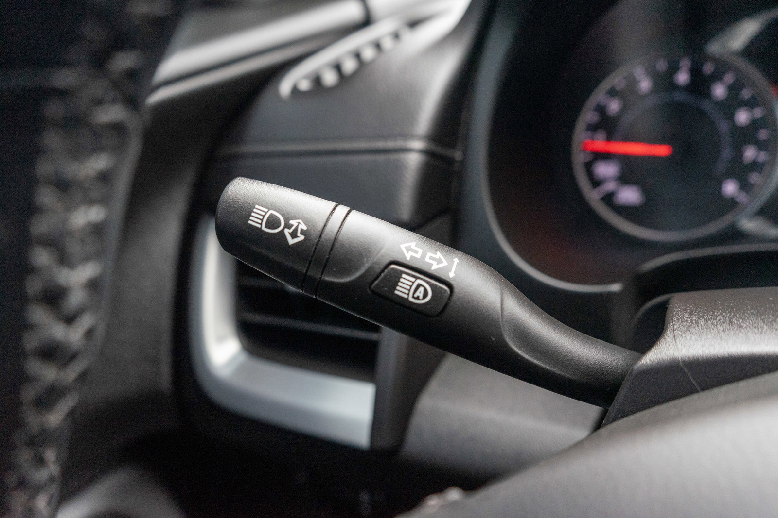 Used 2024 GMC Terrain SLT image 26