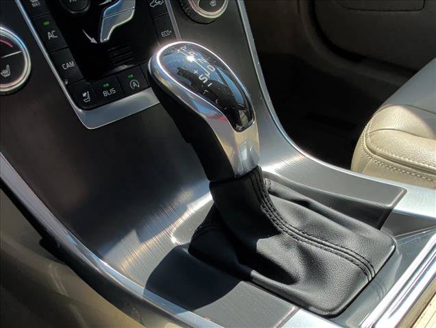 Used 2015 Volvo XC60 T6 w/ Proximity Package FWD image 19