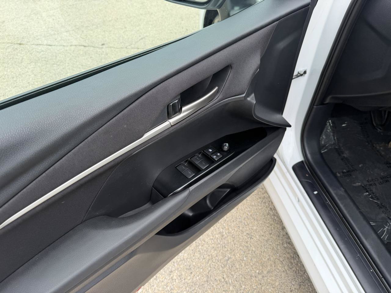 Used 2025 Toyota Camry LE FWD image 10