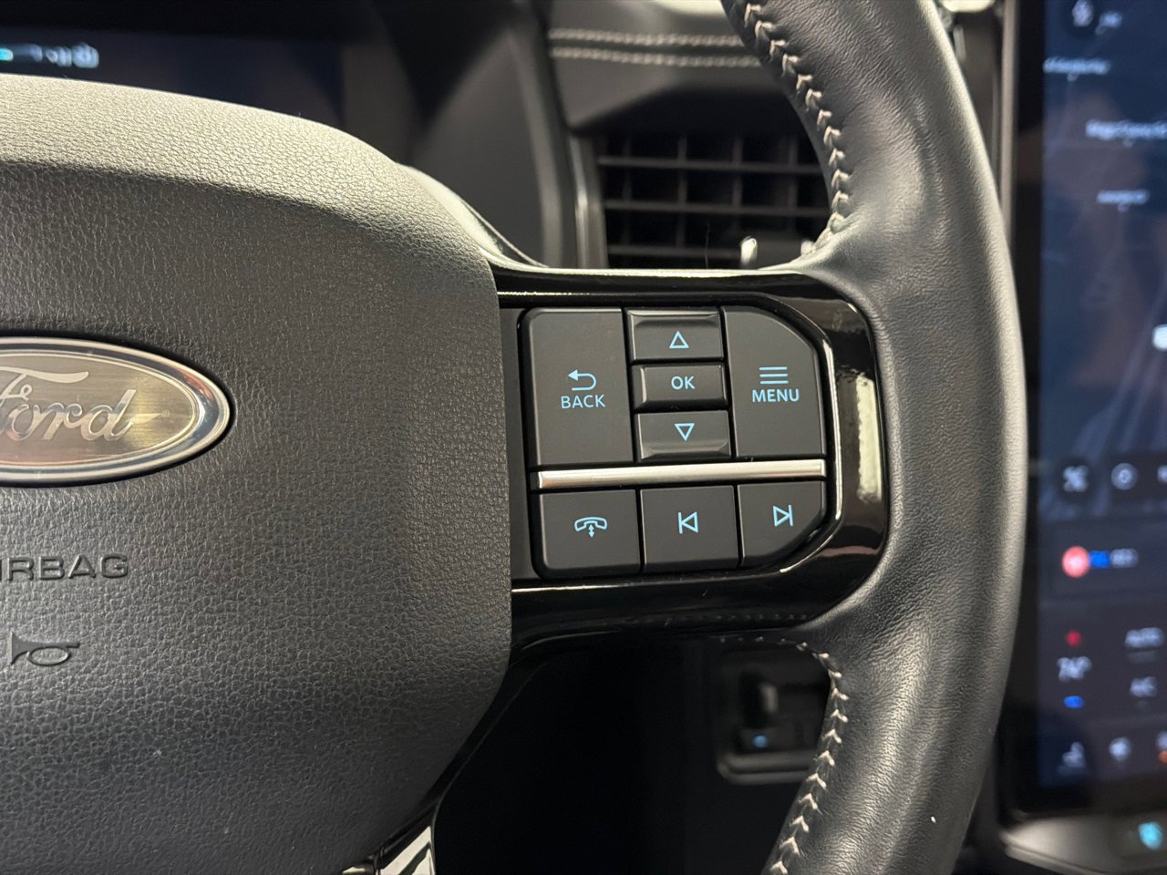 Used 2023 Ford F150 Lightning Platinum image 24