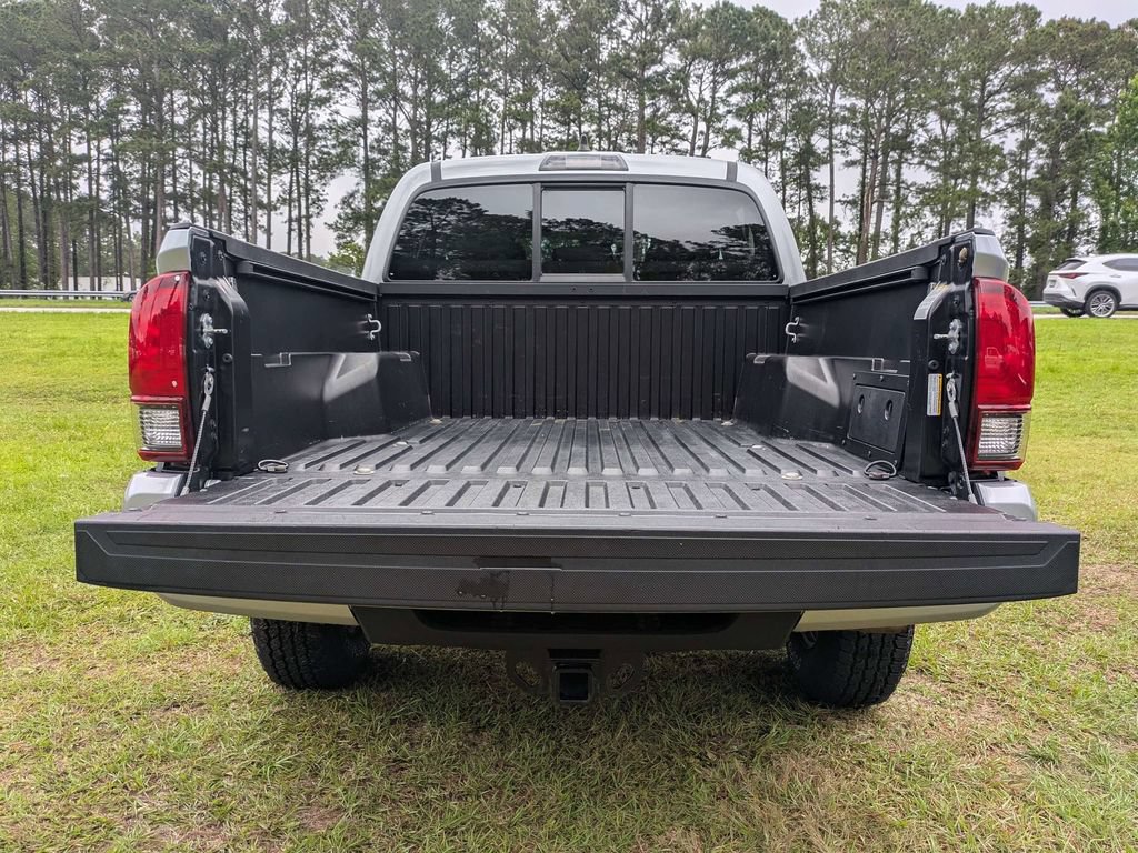 Used 2023 Toyota Tacoma SR AWD/4WD image 13