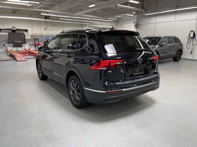 Used 2023 Volkswagen Tiguan SE w/ Panoramic Sunroof Package AWD/4WD image 2