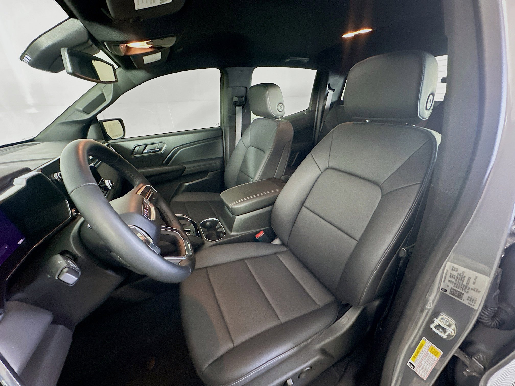 Used 2024 GMC Canyon Elevation w/ Elevation Premium Package RWD image 13
