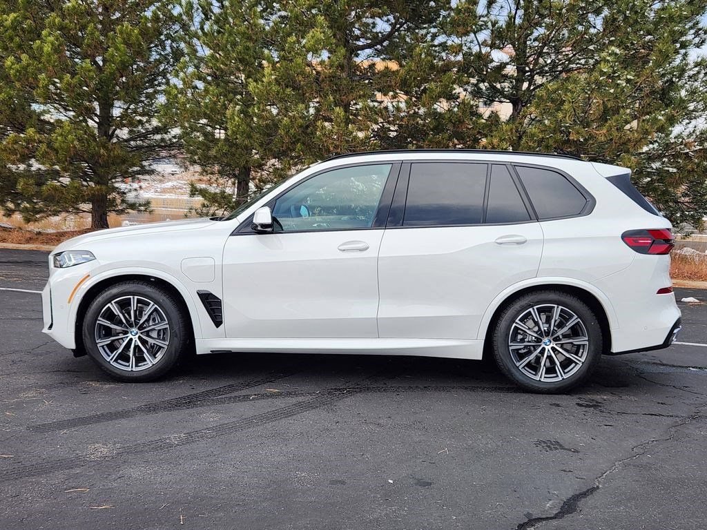 Used 2026 BMW X5 xDrive50e w/ M Sport Package AWD/4WD image 2
