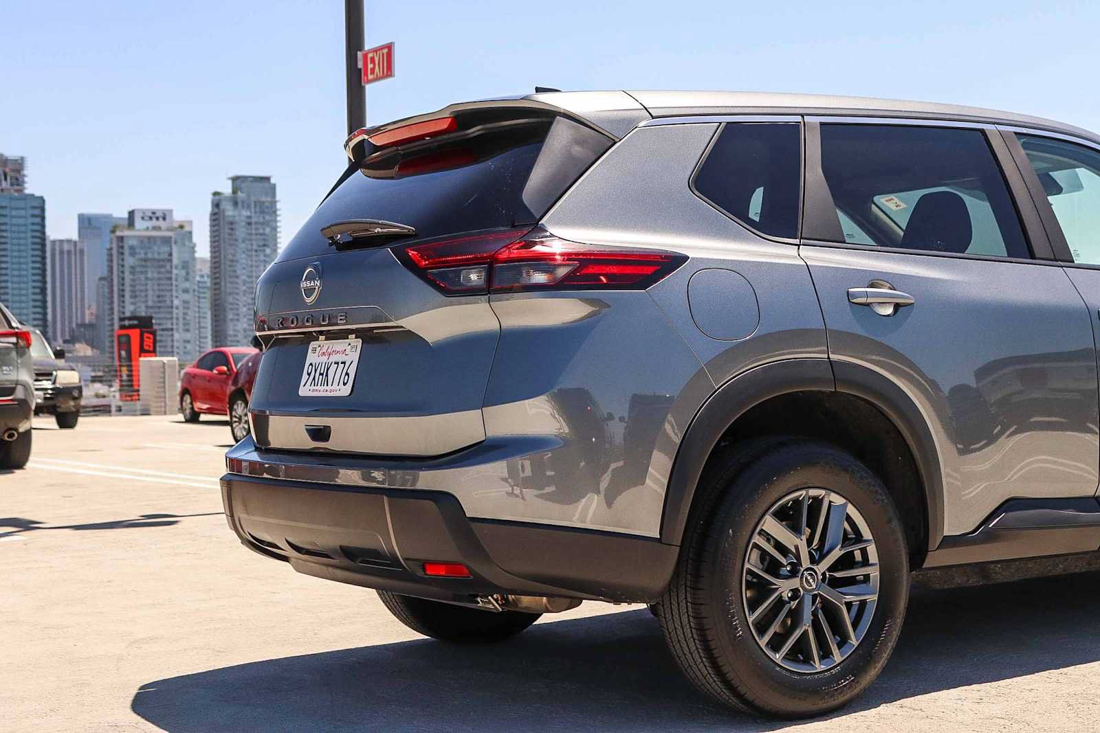 Used 2026 Nissan Rogue SV FWD image 9