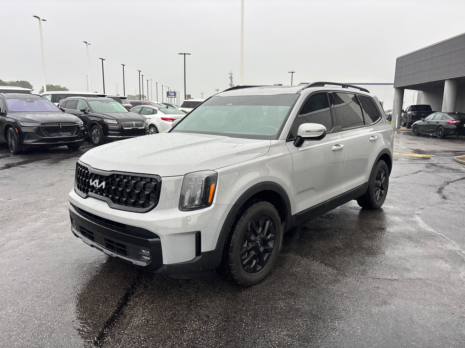 Used 2024 Kia Telluride SX X-Pro AWD/4WD image 3