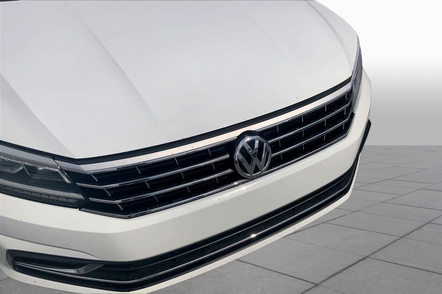 Used 2016 Volkswagen Passat 1.8T S w/ Lighting Package (P06) FWD image 30