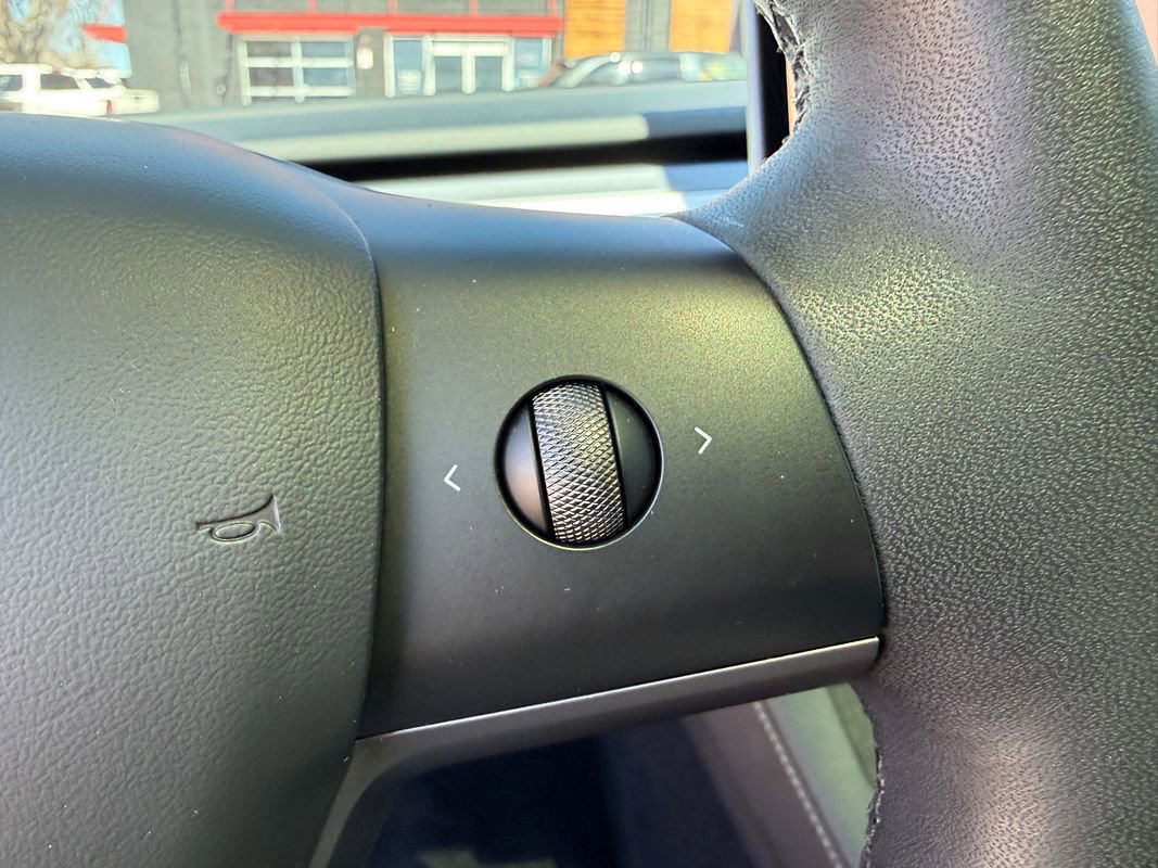 Used 2023 Tesla Model 3 Standard Range image 28