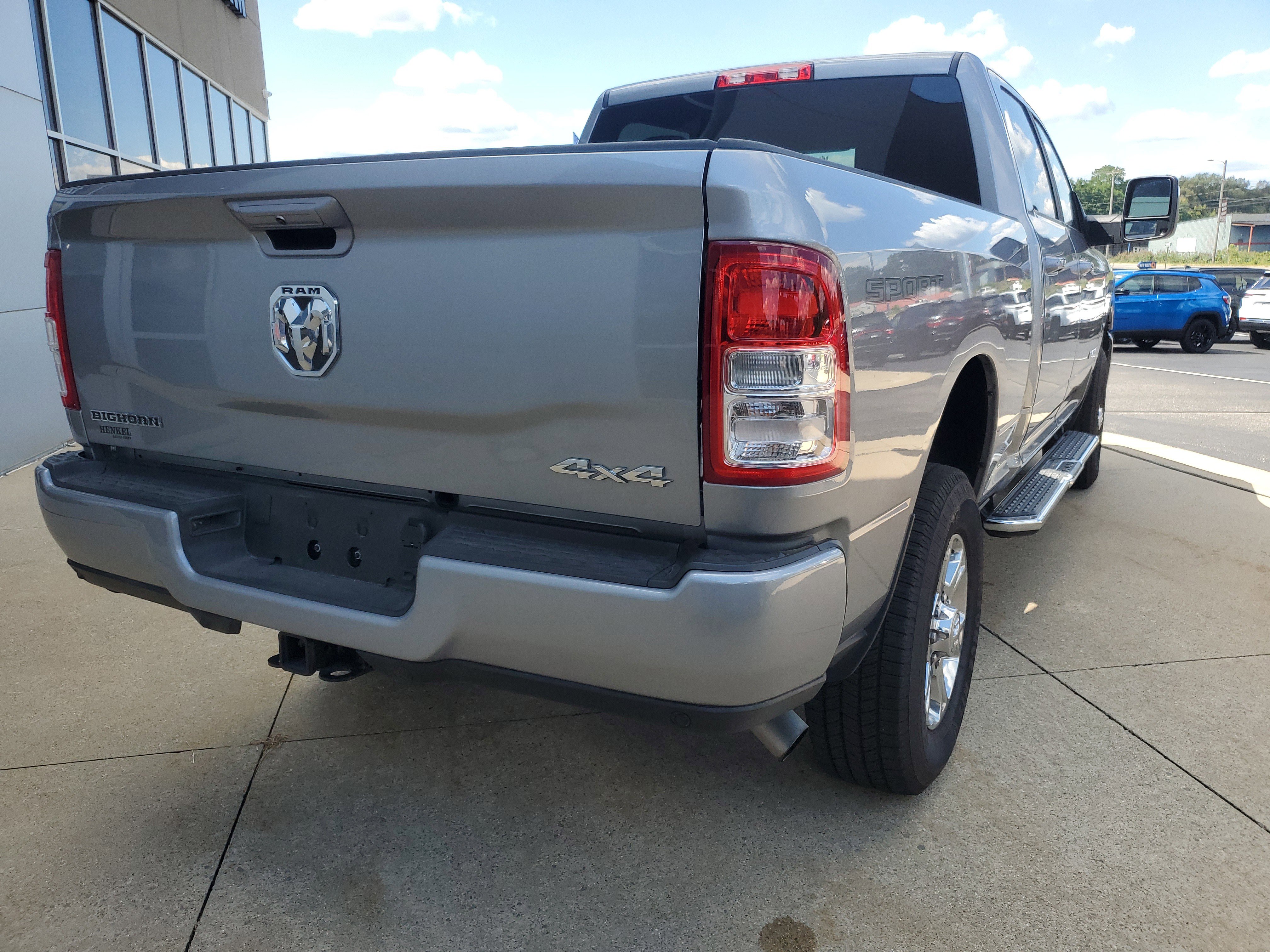 Used 2024 RAM 2500 Big Horn w/ Sport Appearance Package image 4