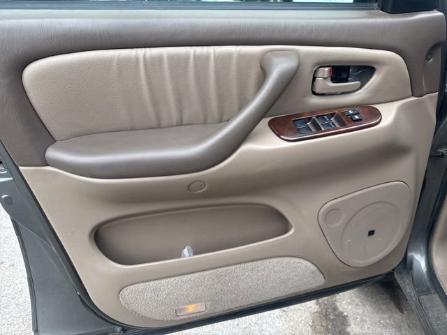 Used 2004 Toyota Sequoia Limited RWD image 9