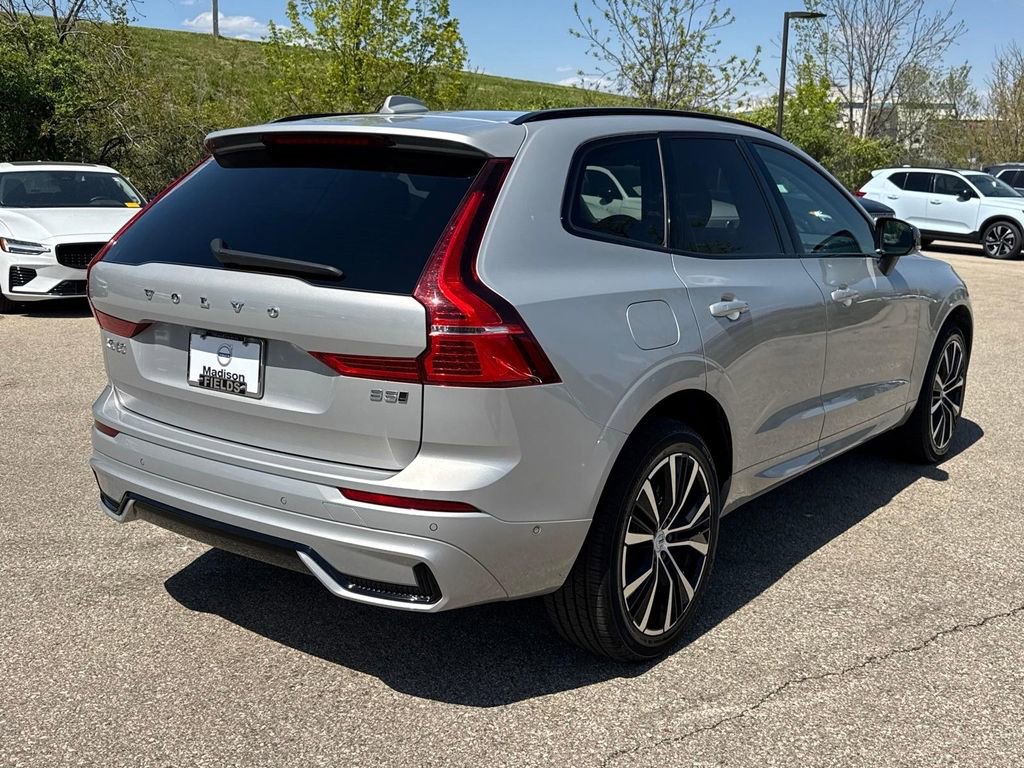 Certified 2025 Volvo XC60 B5 Plus AWD/4WD image 4