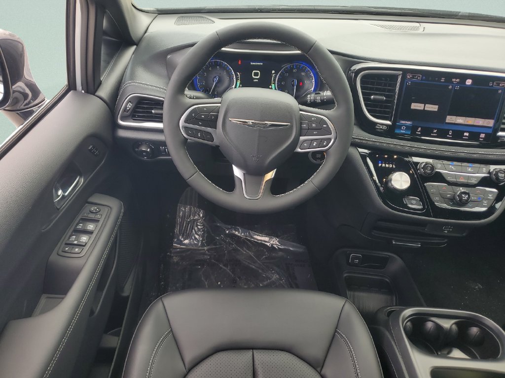 New 2026 Chrysler Pacifica Select FWD image 12