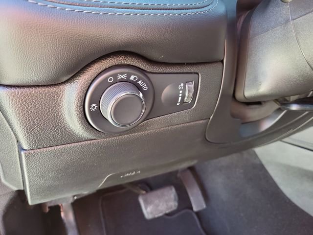 Used 2024 Dodge Durango SXT w/ SXT Blacktop Group image 14