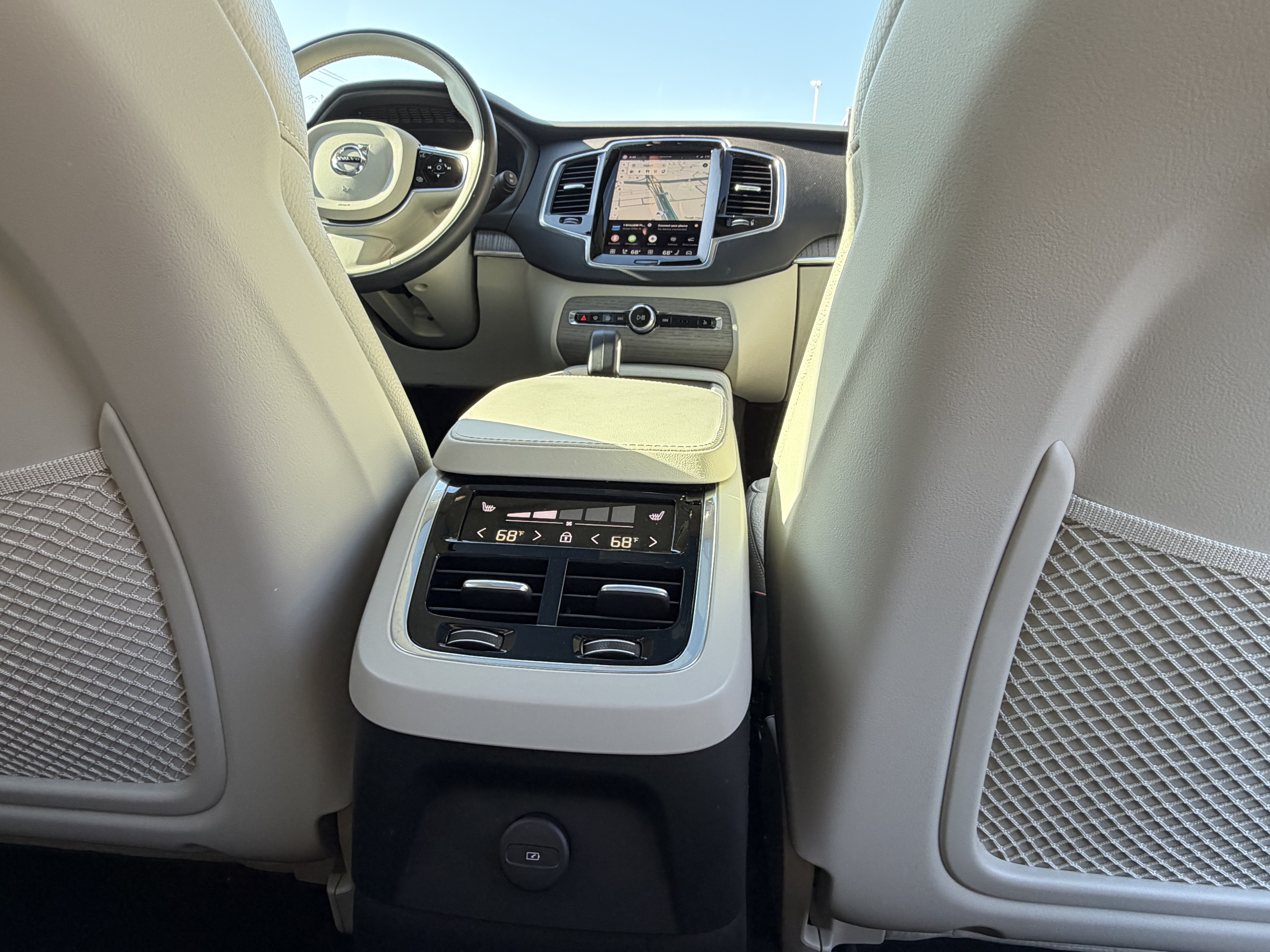 Certified 2024 Volvo XC90 T8 Plus w/ Protection Package Premier AWD/4WD image 15