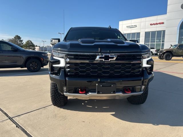 Used 2025 Chevrolet Silverado 1500 ZR2 w/ Technology Package AWD/4WD image 2