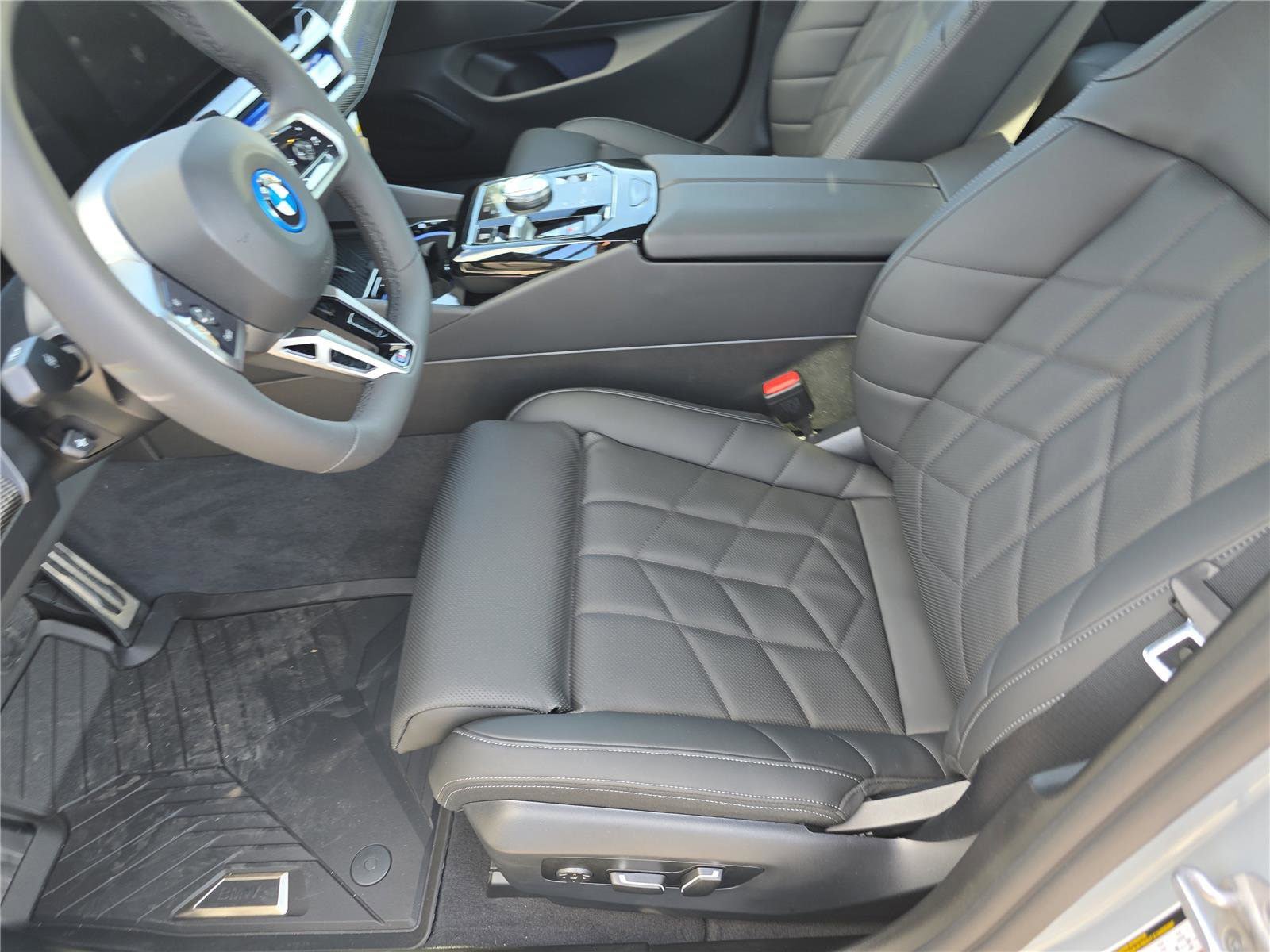 New 2026 BMW 550e xDrive AWD/4WD image 22