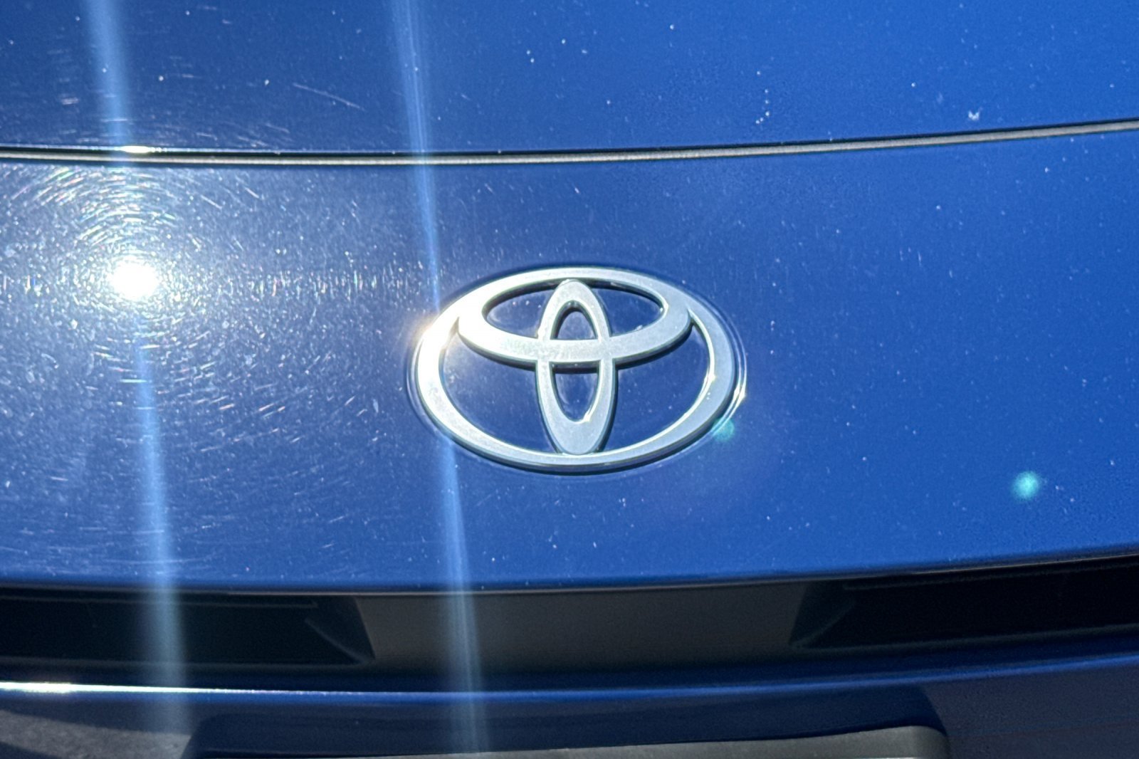 Used 2025 Toyota Camry SE FWD image 8