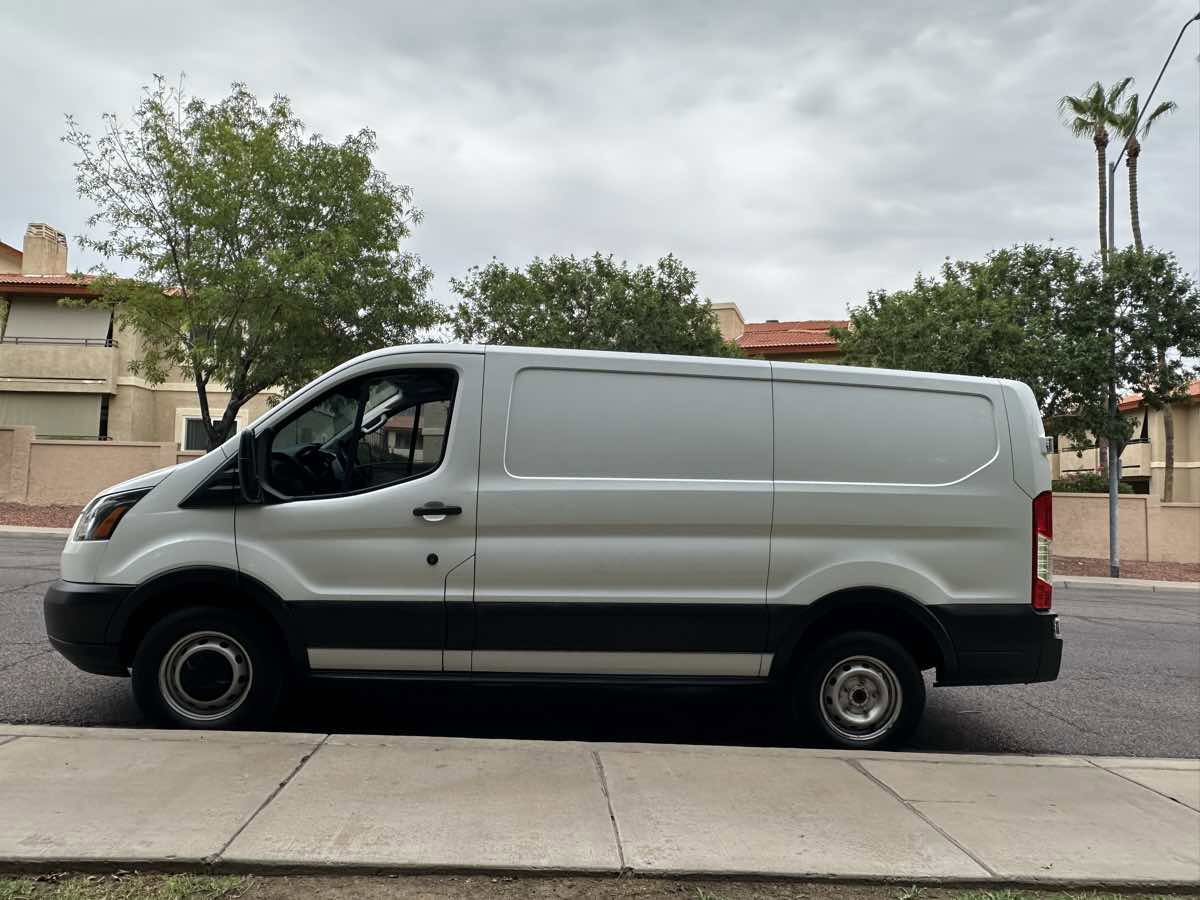 Used 2019 Ford Transit 250 130 Low Roof image 5