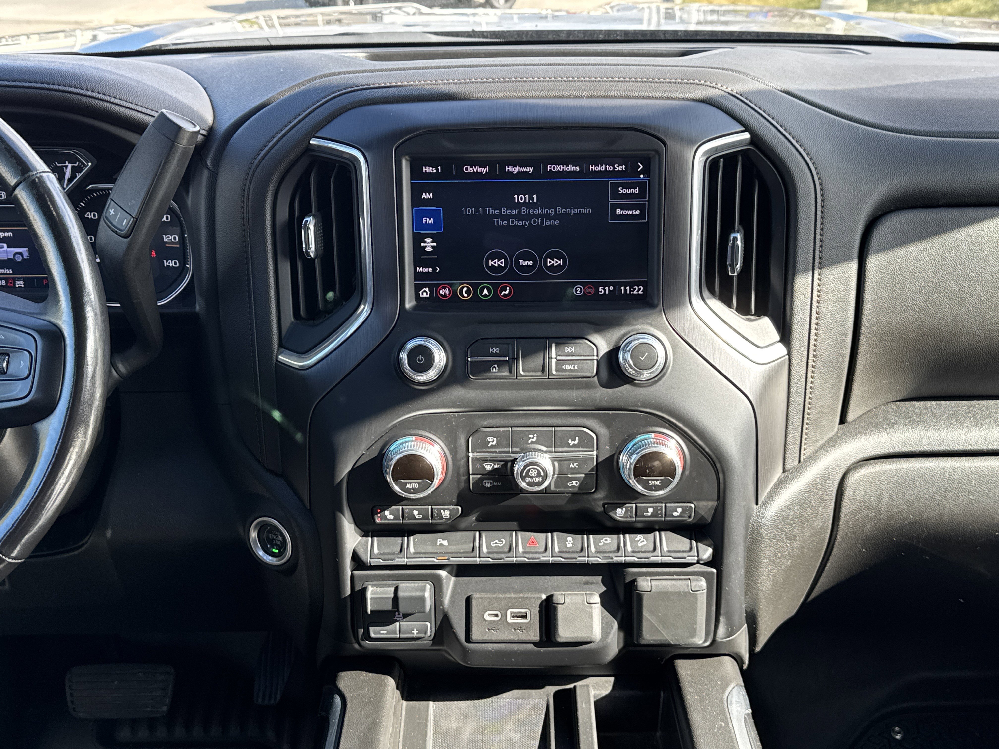 Used 2022 GMC Sierra 2500 AT4 w/ AT4 Preferred Package AWD/4WD image 17