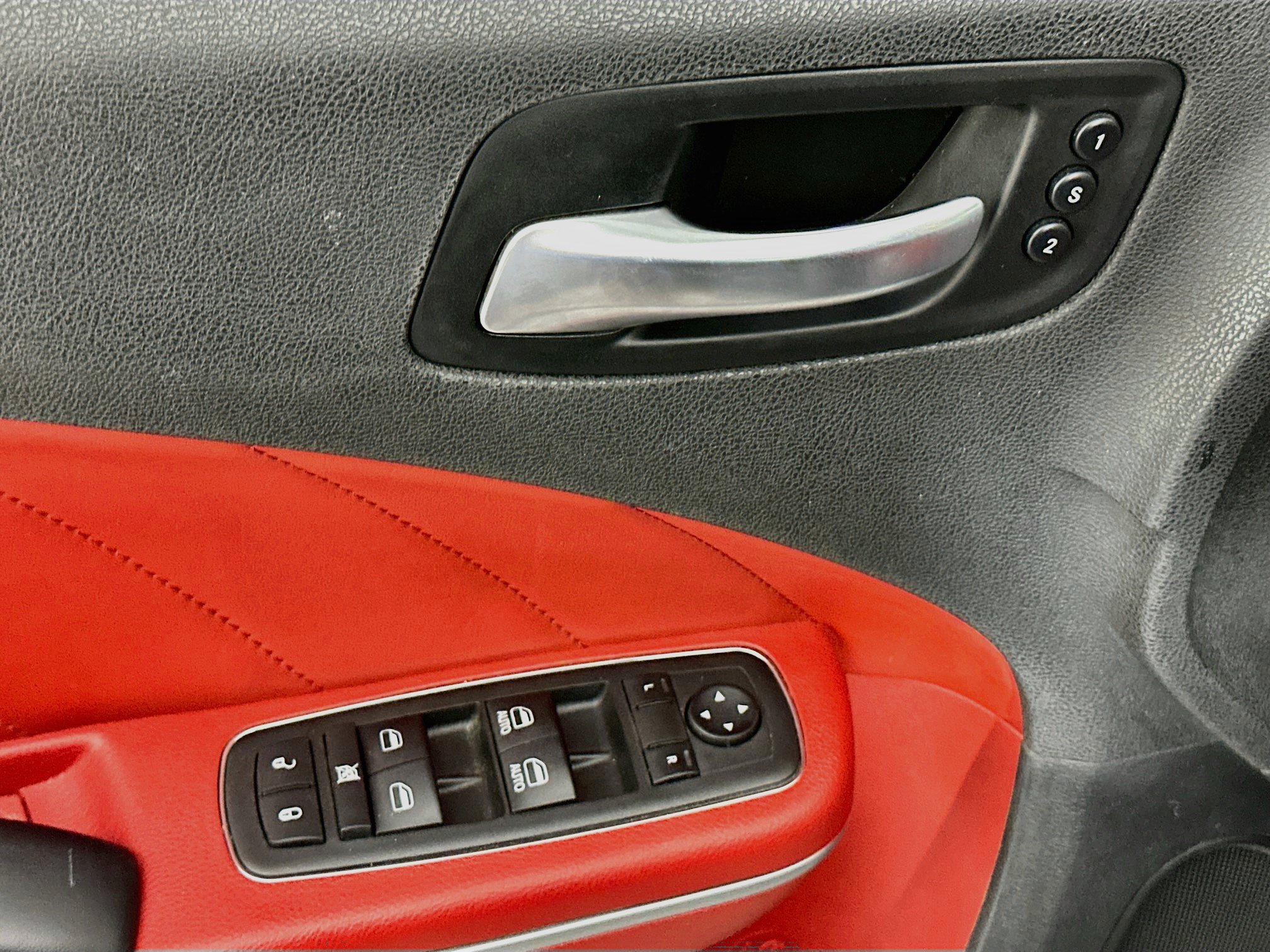 Used 2015 Dodge Charger SXT w/ Plus Group RWD image 15