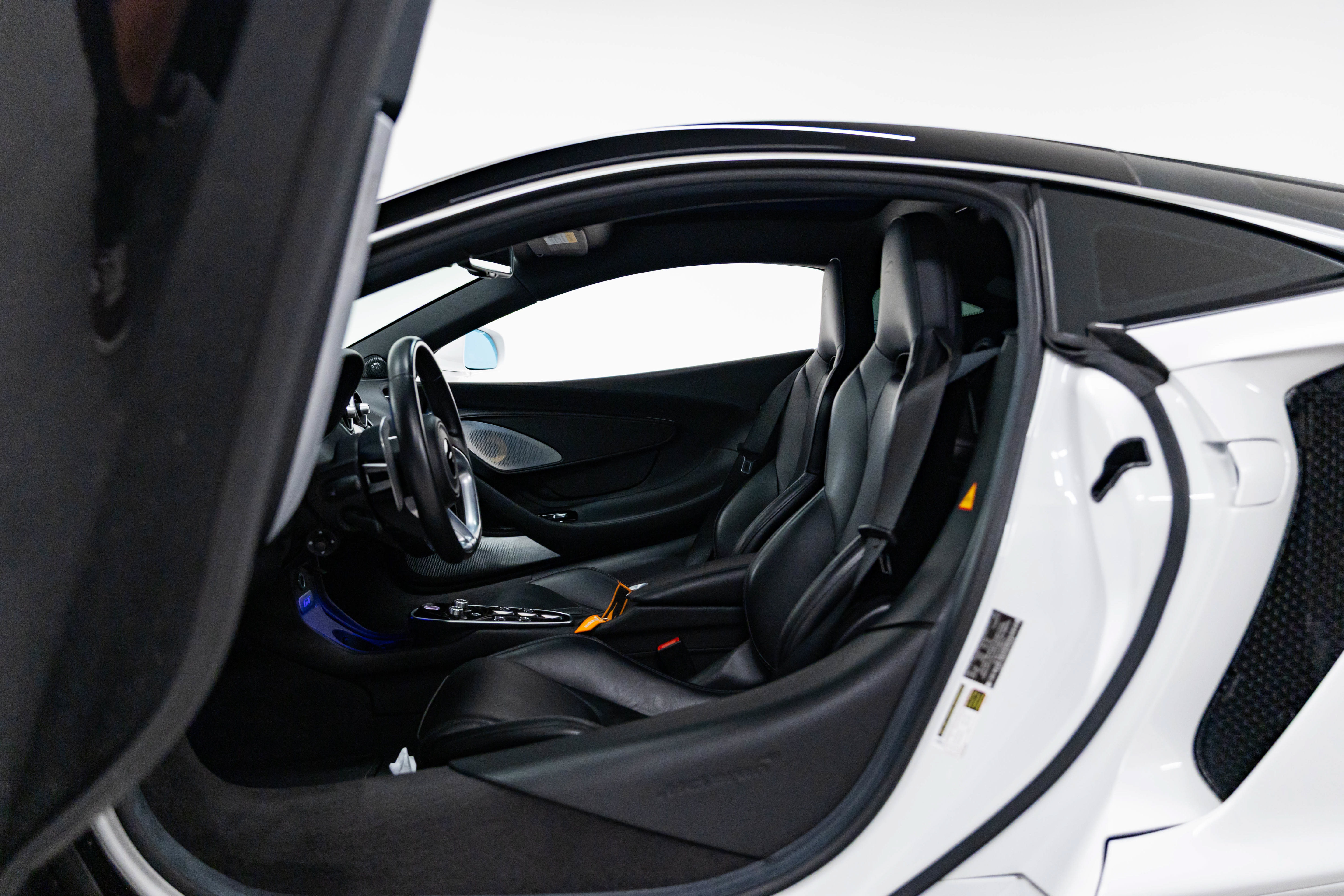 Used 2020 McLaren GT RWD image 23