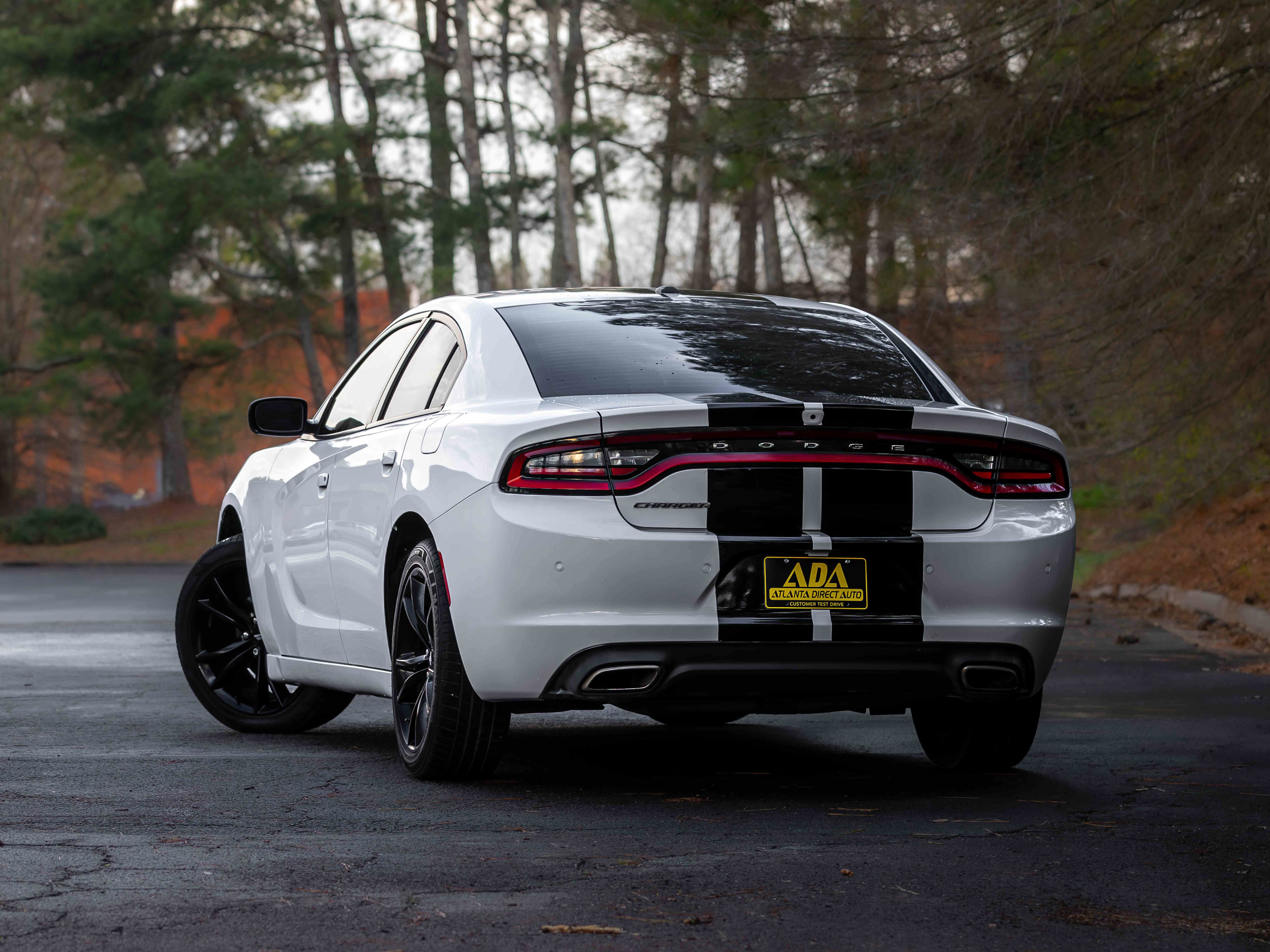 Used 2019 Dodge Charger SXT w/ Leather Interior Group image 3