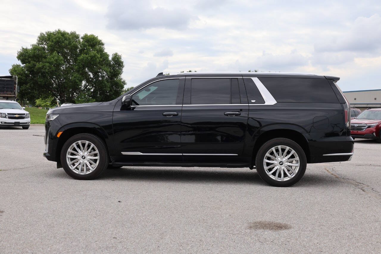 Used 2023 Cadillac Escalade ESV Premium Luxury AWD/4WD image 8