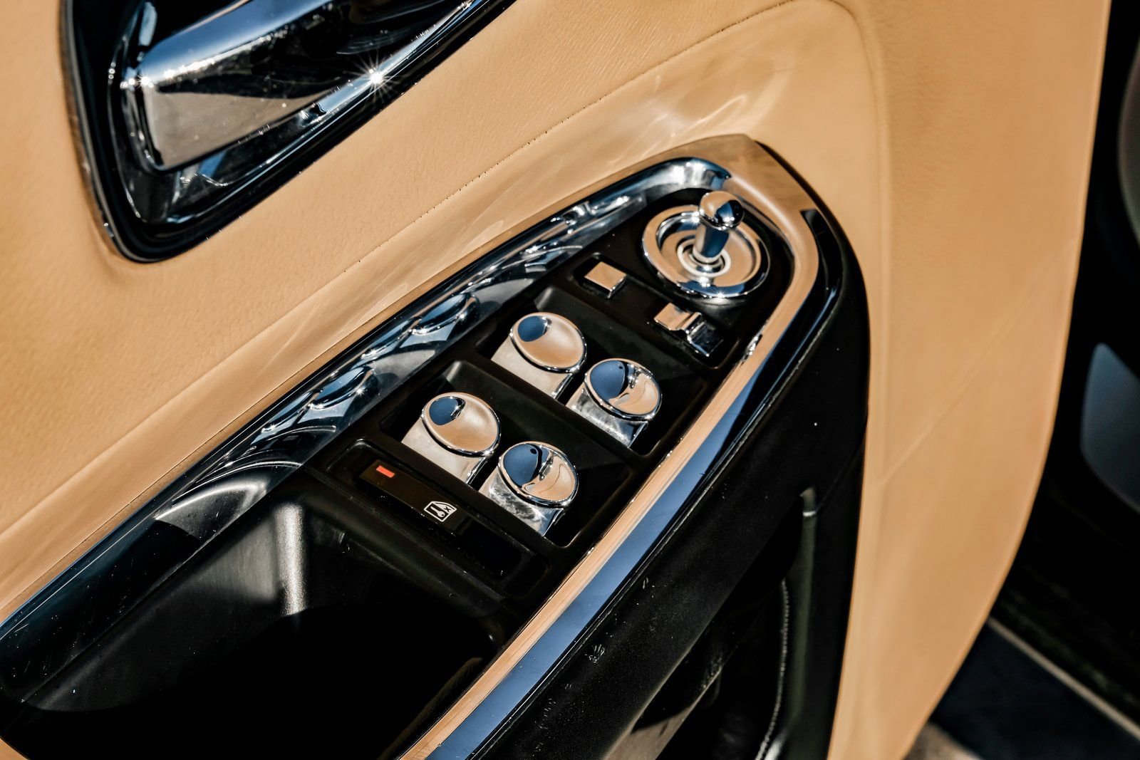 Used 2015 Rolls-Royce Ghost RWD image 57