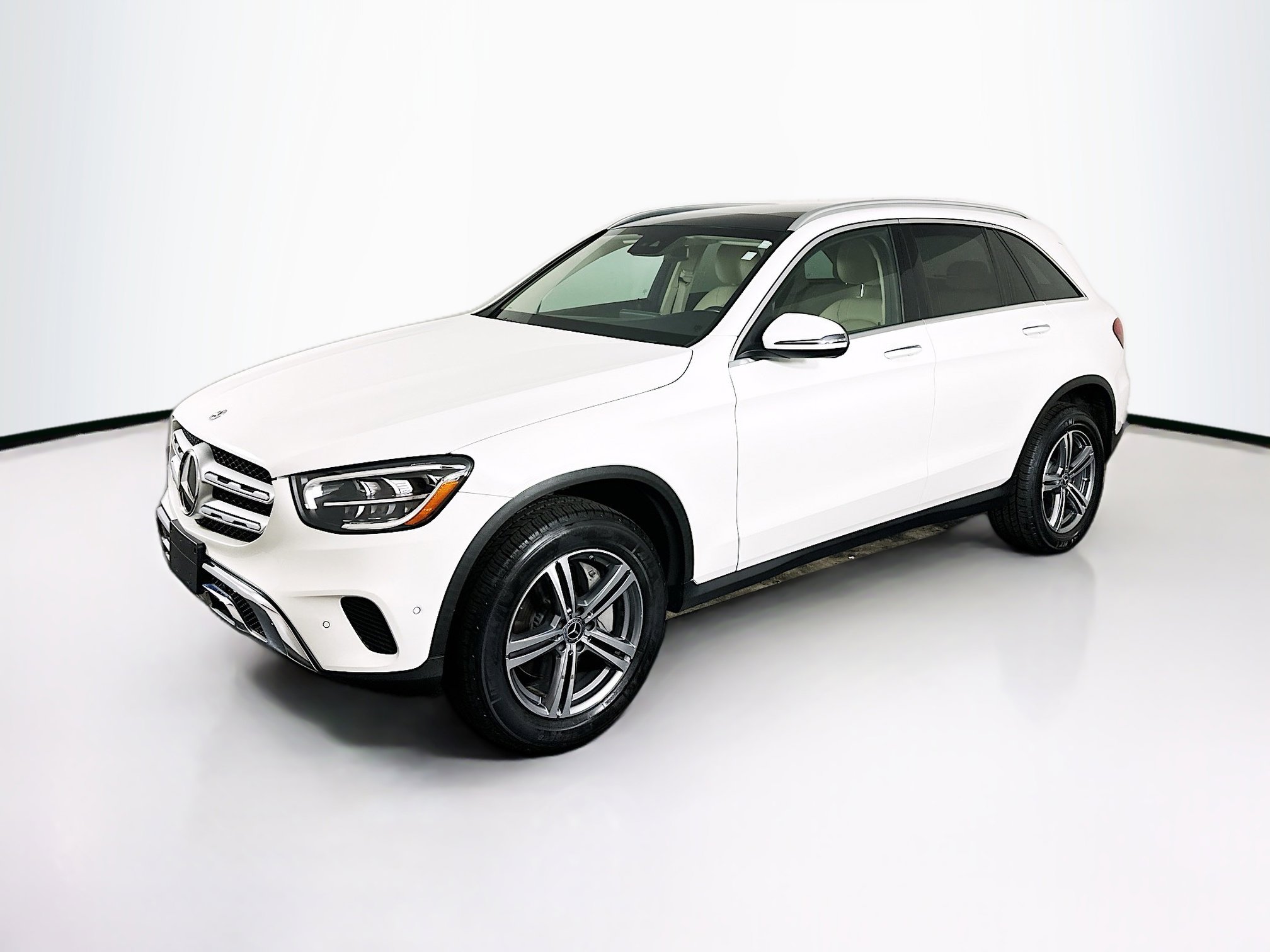 Used 2022 Mercedes-Benz GLC 300 4MATIC w/ Premium Package Lite image 3