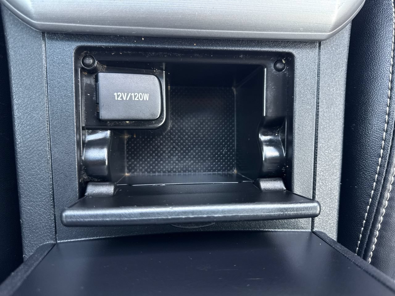 Used 2013 Toyota Camry SE FWD image 19