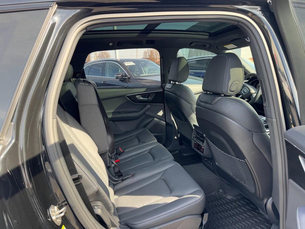 Used 2025 Audi Q7 3.0T Prestige w/ Prestige Package image 10