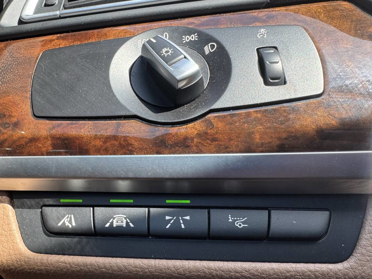 Used 2015 BMW 740i image 15