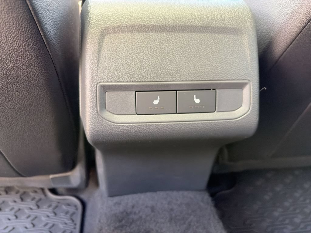 Used 2025 Volkswagen Jetta SEL FWD image 29