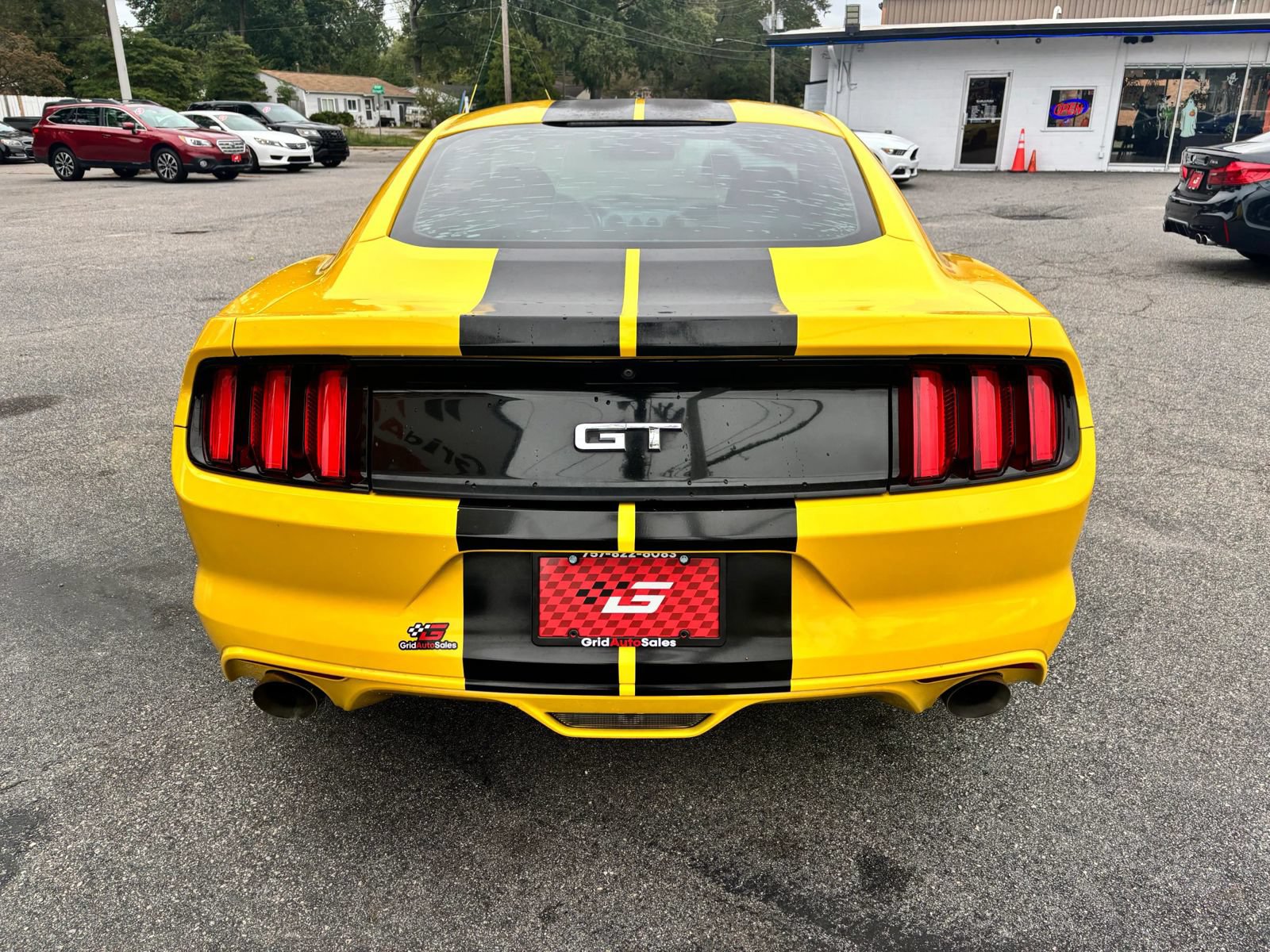 Used 2017 Ford Mustang GT w/ GT Performance Package RWD image 4