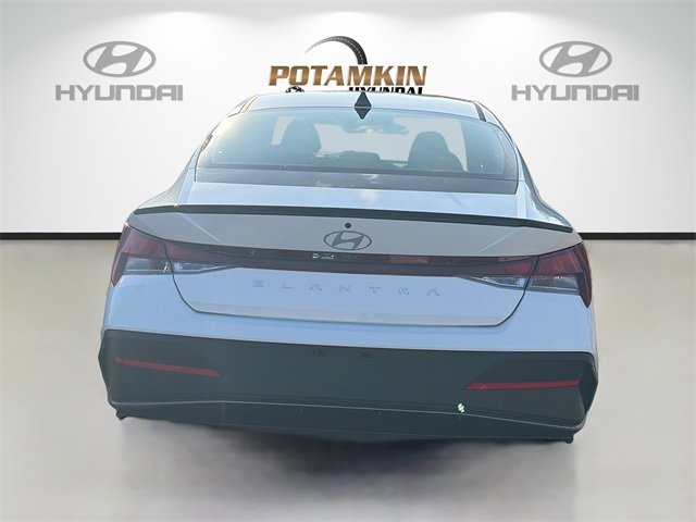 New 2026 Hyundai Elantra Sport image 6