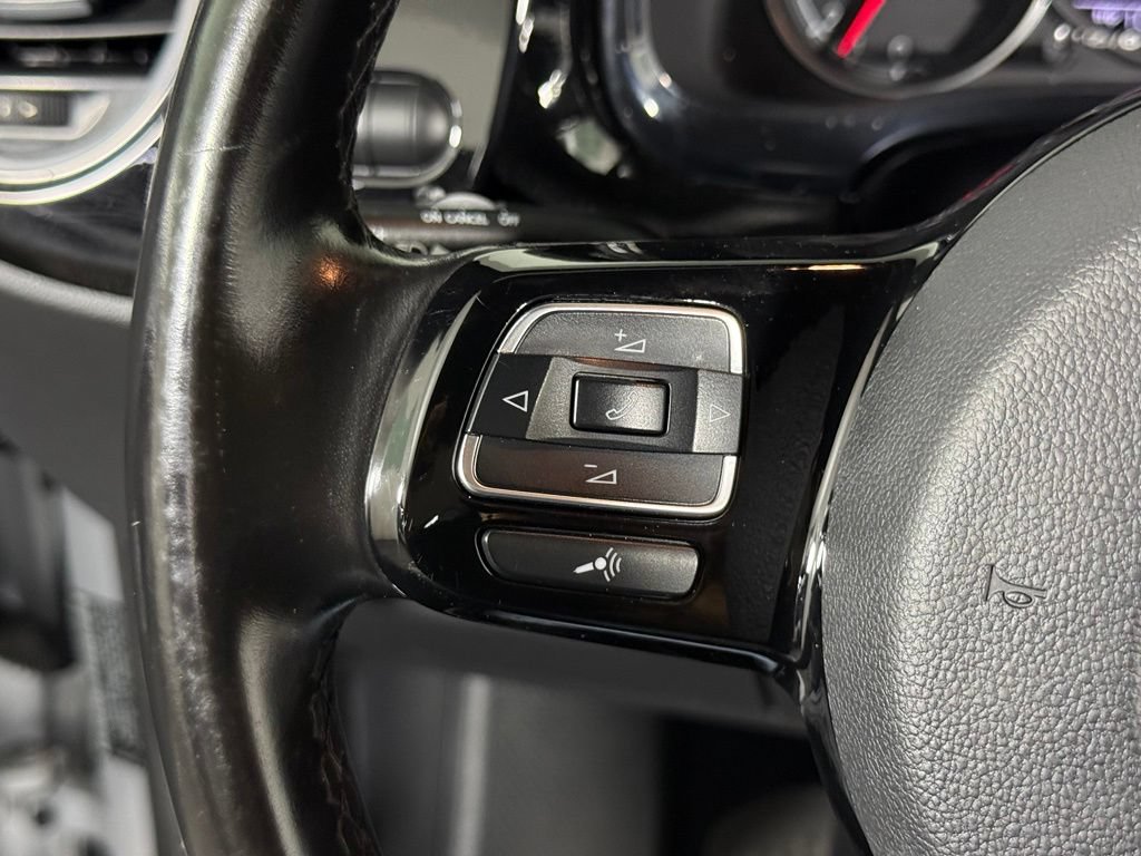 Used 2018 Volkswagen Beetle 2.0T S w/ Style & Comfort Package For S FWD image 12