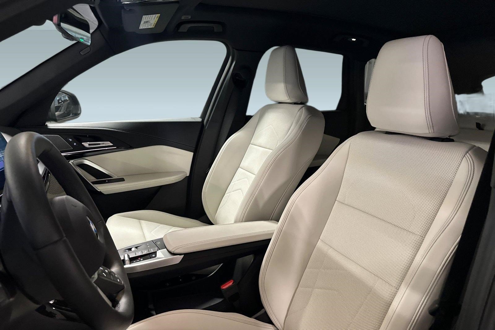 New 2026 BMW X1 xDrive28i w/ Technology Package AWD/4WD image 5