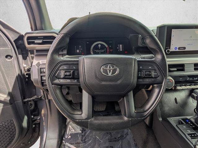 Used 2025 Toyota Tacoma SR5 AWD/4WD image 19