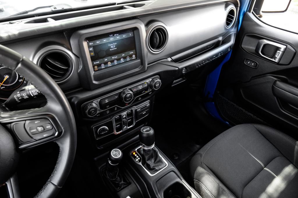 Used 2022 Jeep Wrangler Unlimited Sport image 32