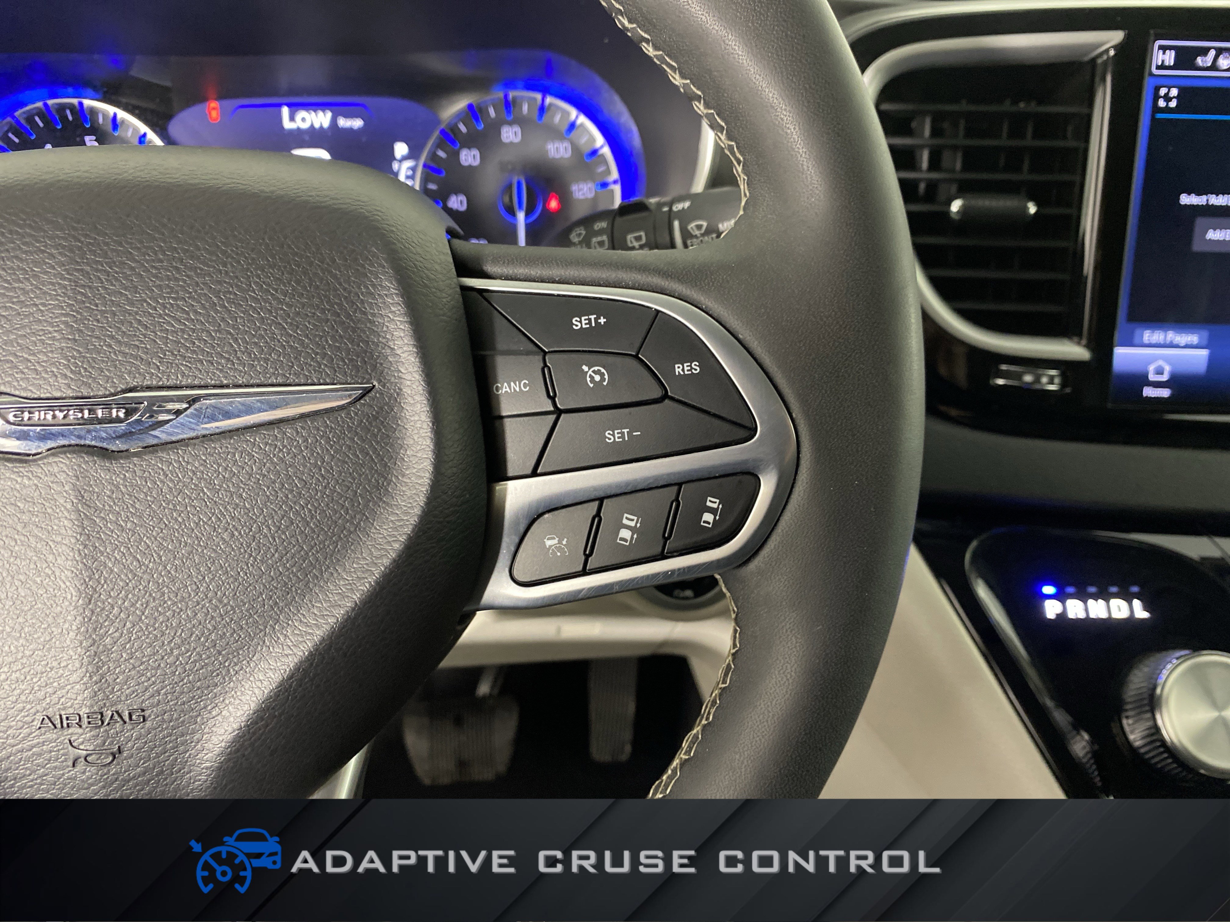 Used 2024 Chrysler Pacifica Touring-L image 23