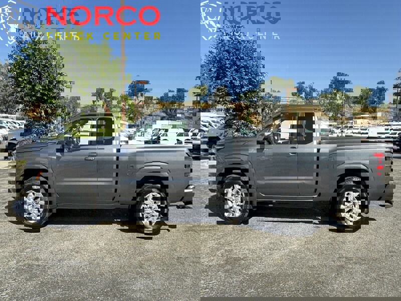 Used 2023 Nissan Frontier SV w/ Technology Package image 8