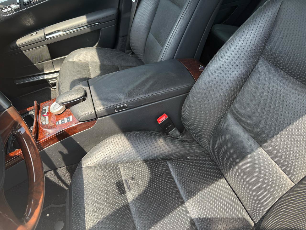 Used 2011 Mercedes-Benz S 550 4MATIC image 12