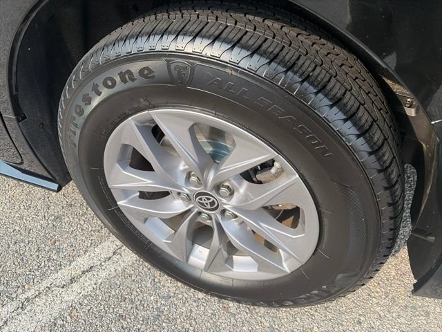 Used 2021 Toyota Sienna XLE w/ XLE Plus Package AWD/4WD image 11