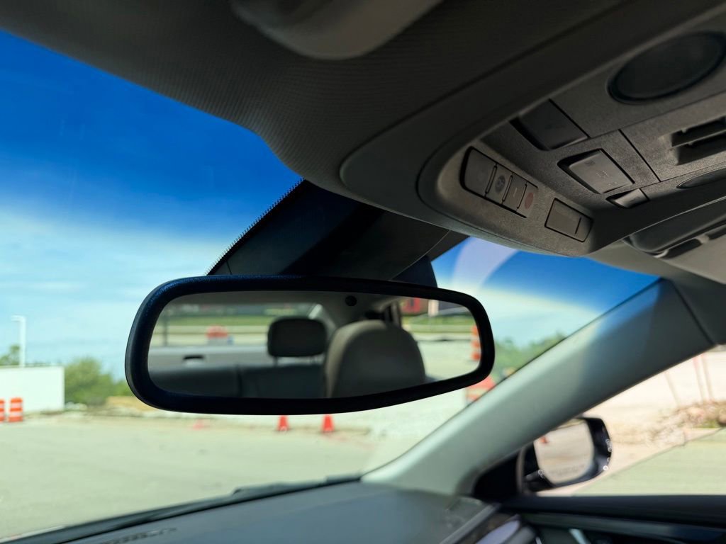 Used 2013 Cadillac XTS Premium FWD image 23