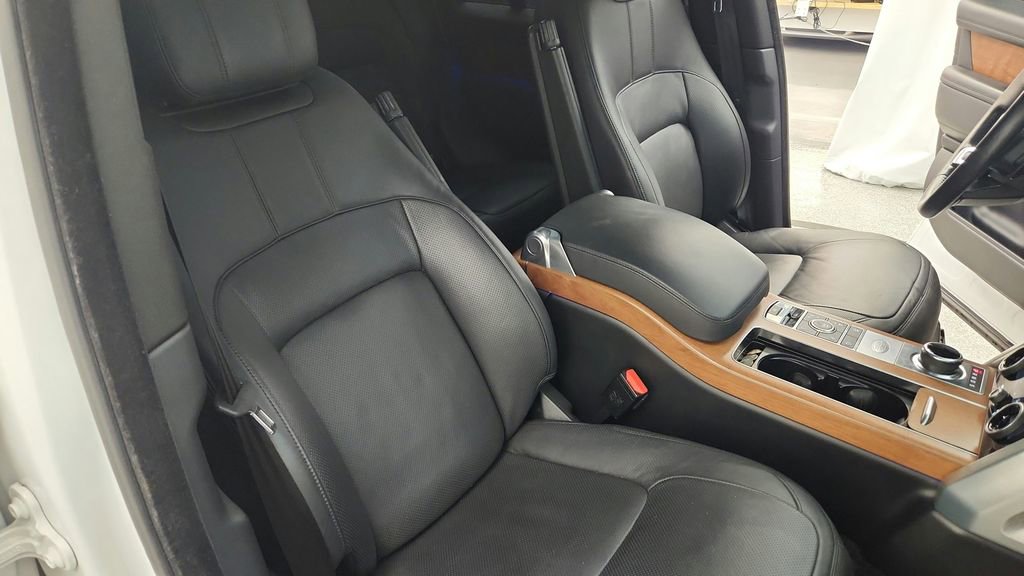 Used 2019 Land Rover Range Rover Supercharged AWD/4WD image 27