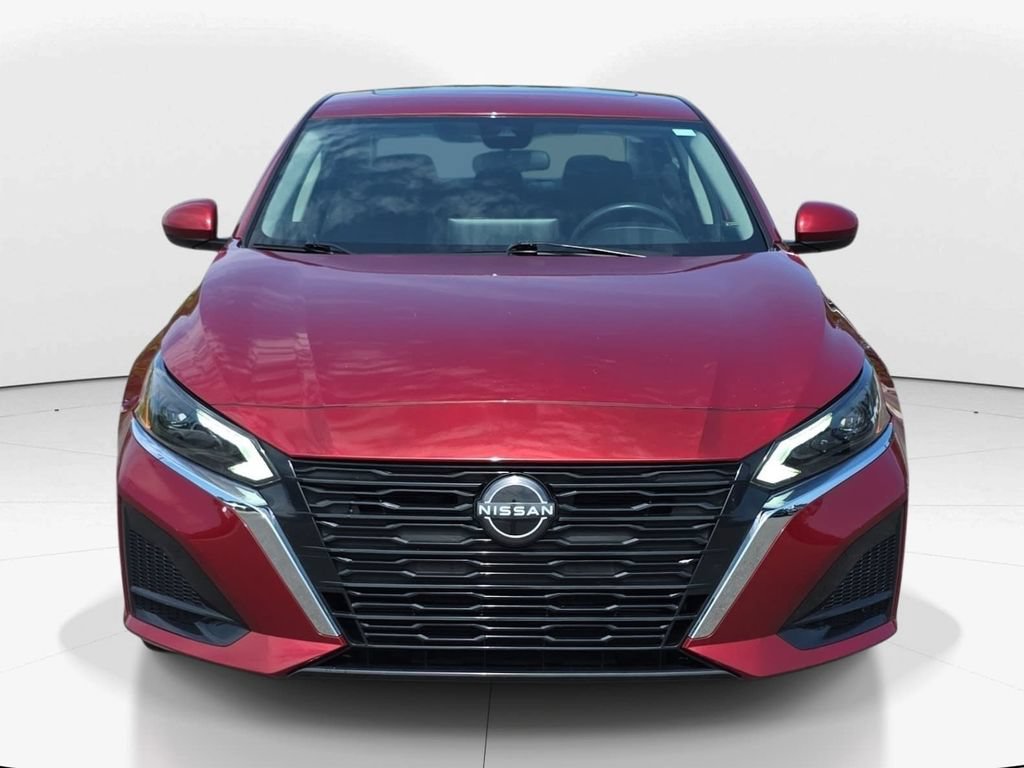 Used 2023 Nissan Altima 2.5 SV w/ SV Premium Package AWD/4WD image 12
