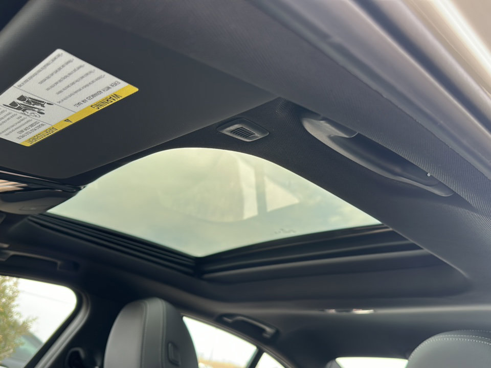 New 2026 BMW 330i Sedan w/ M Sport Package image 13